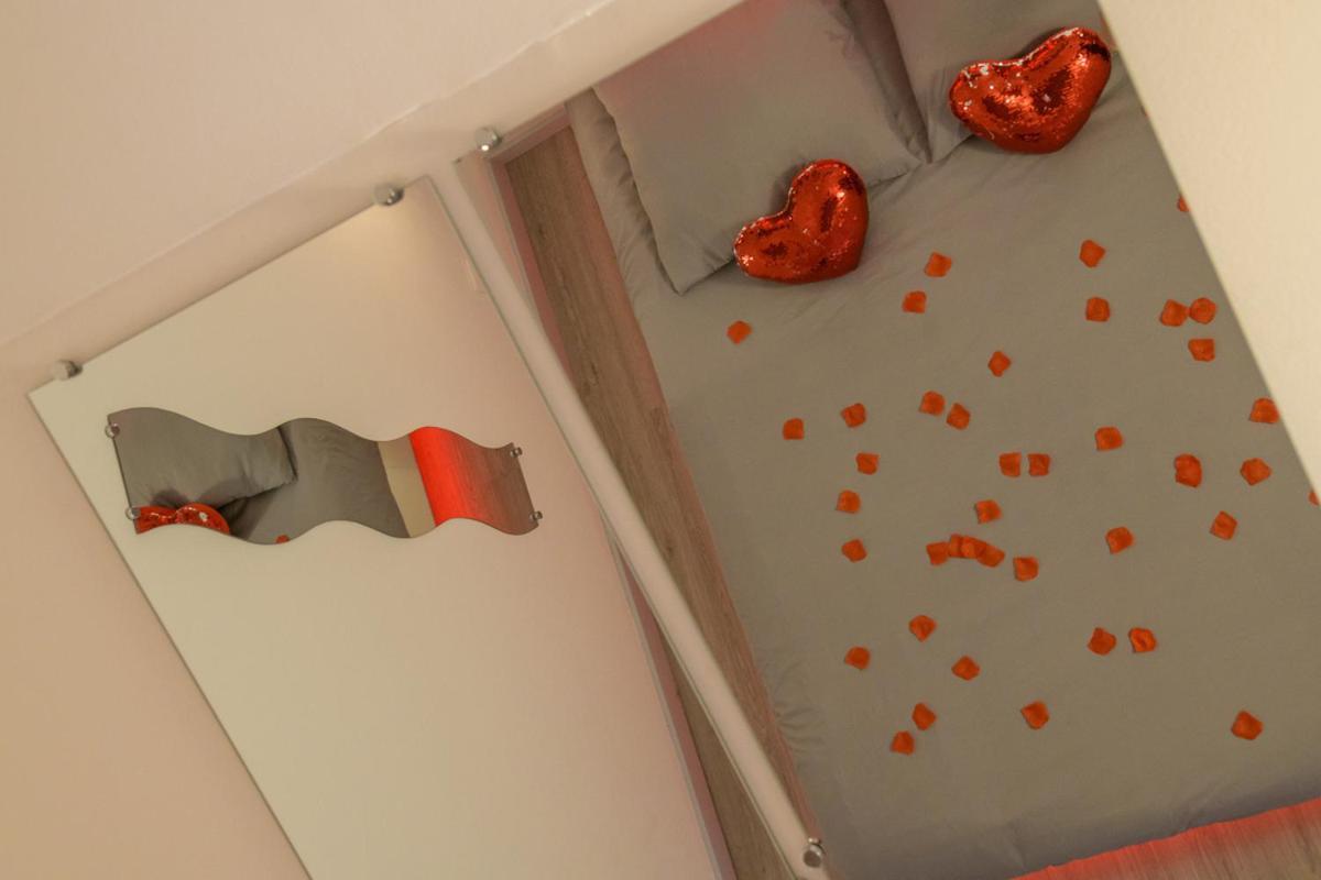 Love Room - Suite Romantique Avec Spa Privatif Le Puy-en-Velay Exterior foto